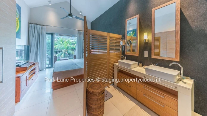 Duplex élégant avec accès direct à la Marina
