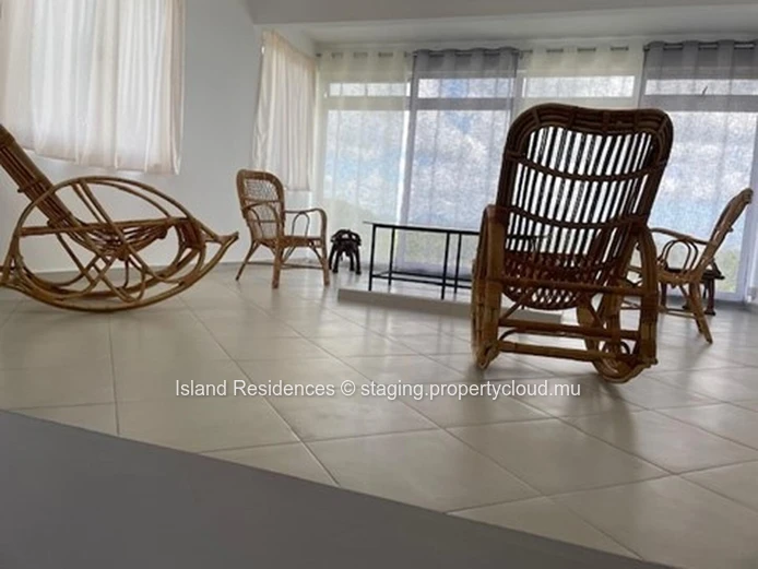 Stunning 300m² Calodyne Home with Office Space, Parking, and Rooftop Access