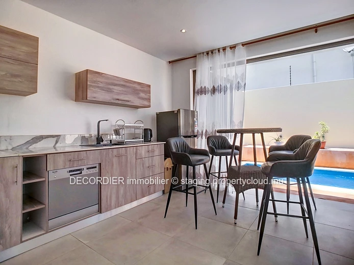 Modern duplex with private swimming pool (Sole Mandate)