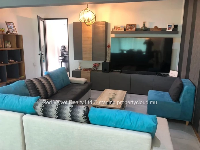  Brand New Luxurious Fully Furnished 3-Bedroom En Suite Apartment - 225 m² - For Sale –  Flic en Flac   