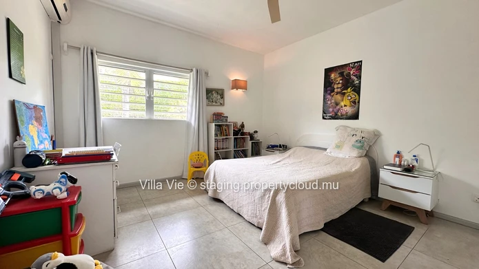 Élégante villa de 4 chambres avec bureau/studio, et piscine privée