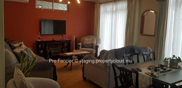 Maison à vendre à Quatre-Bornes - Vivre au centre et rentabiliser votre bien