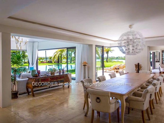 Contemporary single-storey villa accessible to foreigners