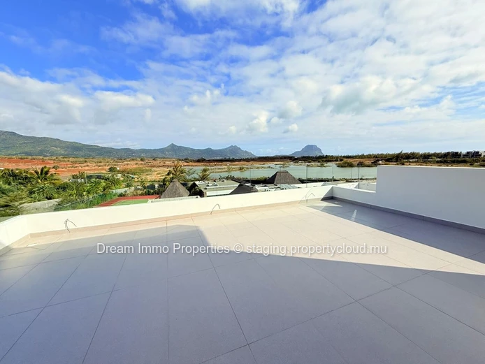 Amazing Beachfront Penthouse With Sea & Mountain View At Black River - Mauritius