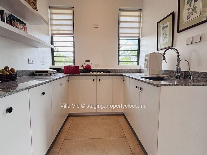 Mont Piton - 4-bedroom family home with swimming pool