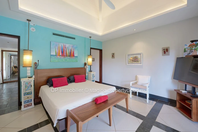 Luxury Villas with Private Pool and Sea Access in Albion - 270m² Living Area - 1.719m² Land - Fully Furnished - €1.6M