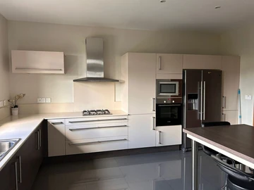 3 Bedroom Apartment