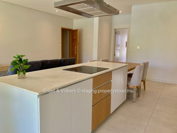 Exquisite Ground-Floor Apartment Steps from the Beach
