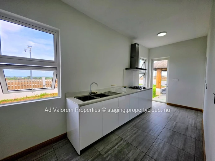 Stunning Dream Villa for Rent in Albion – 287 m²