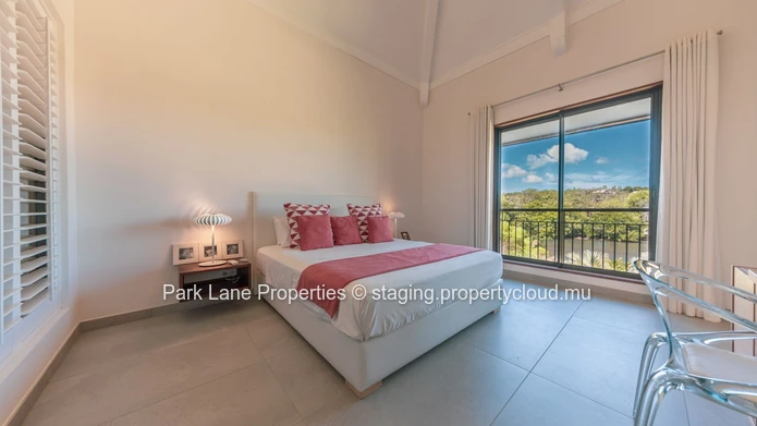 Sumptuous high end 5 bedroom villa in IRS Marina