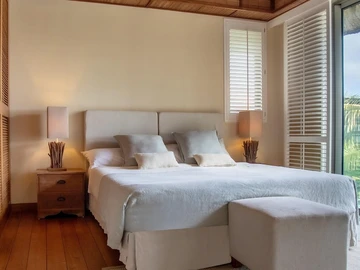 5 Bedroom Villa