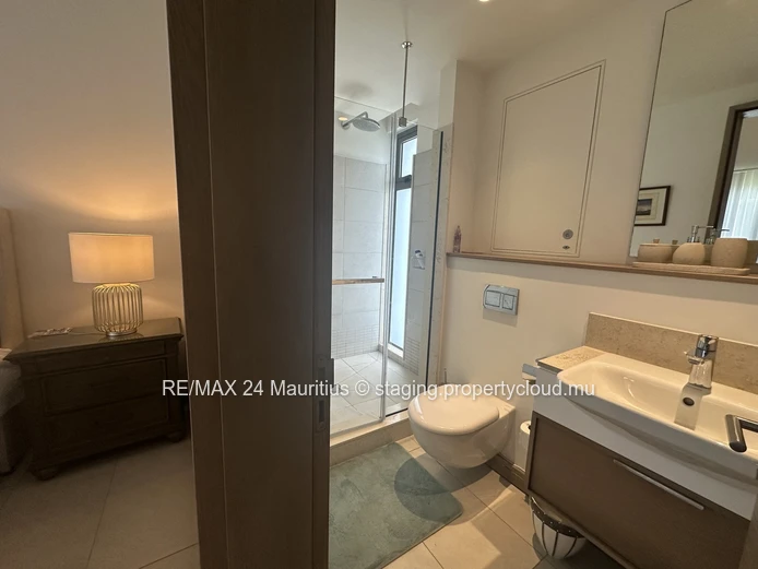 Exquisite Coastal Living: Luxurious Golf Estate Apartment with Stunning Amenities
