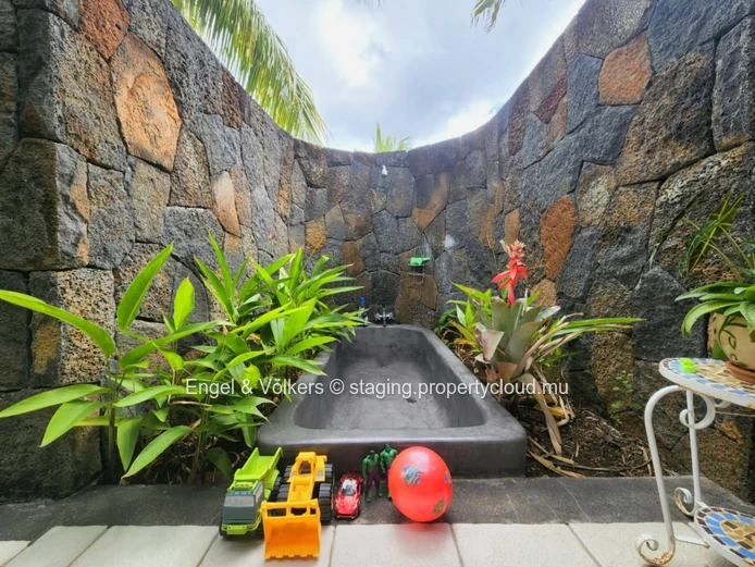 Large Family Home in Residential Estate