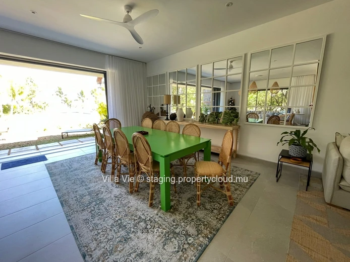 Péreybère - Sublime 3 bedroom ground floor, beachfront apartment with swimming pool (Sole Mandate)