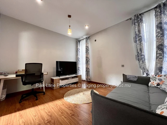 Duplex contemporain à Quatre Bornes – Calme, confort et luminosité
