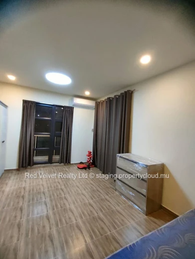 Elegant 4-Bedroom House for Rent in Ébène 