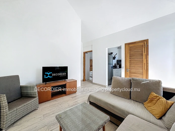À vendre élégante maison de plain-pieds avec piscine