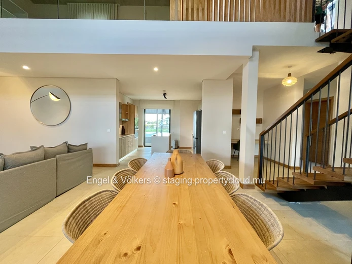 Private-Lift Penthouse with Mountain Views