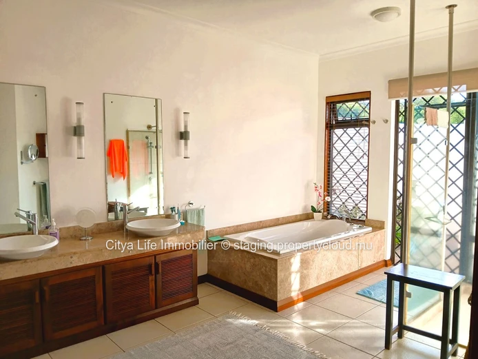 Luxe Tranquille : Vie Prestigieuse dans le Domaine IRS de Tamarin