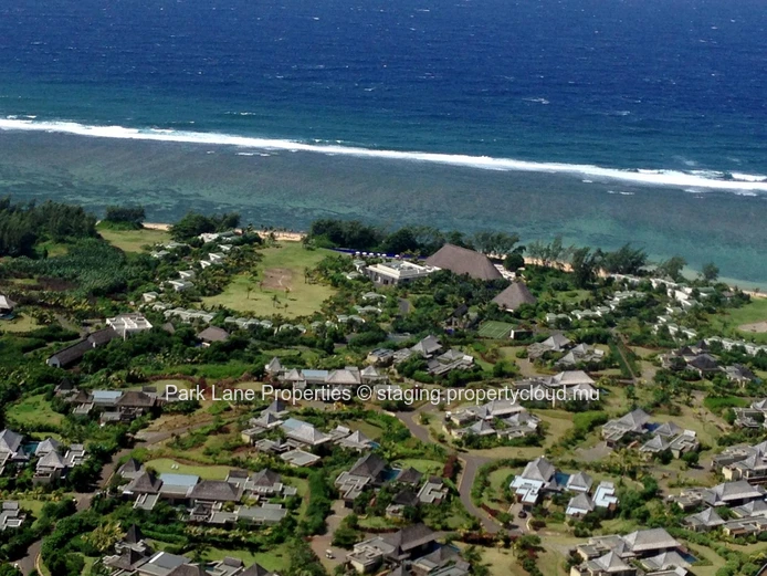 5-Bedroom Villa at Belle Rivière Estate – Tropical Elegance and Spacious Seclusion