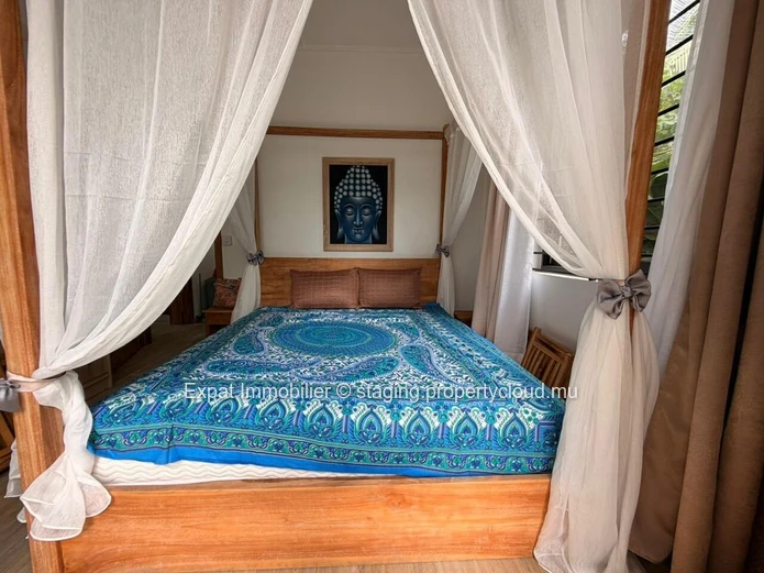 5-bedroom family villa + study for rent – Pointe aux Canonniers, Coastal Road