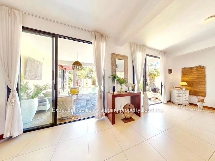 Exceptional Villa Accessible to Foreigners with Residence Permits in Grand Baie