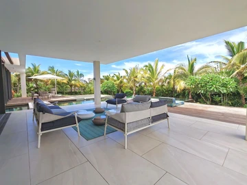 5 Bedroom Villa