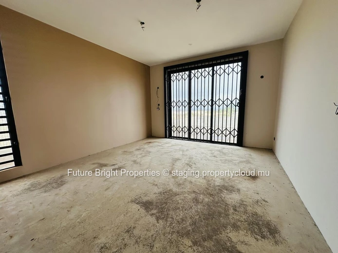 House for Sale on the West Coast (Green Creek) – Great Potential to Personalize