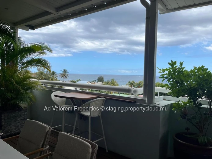 Penthouse for sale in Black River.