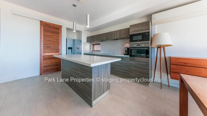 Home style apartment with magnificent sea and mountain views (Sole Mandate)