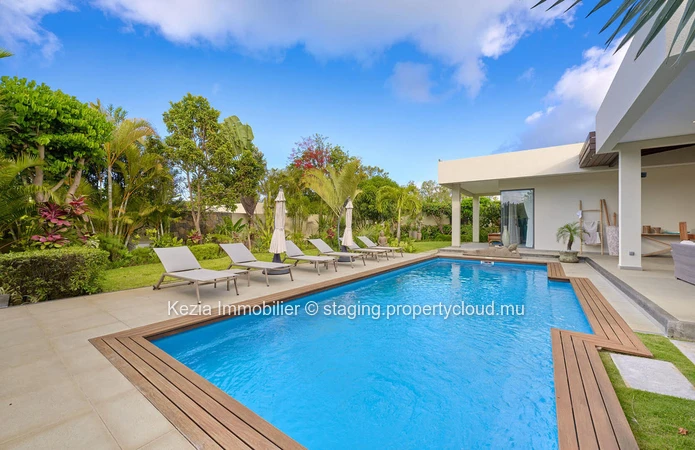 Intimate Contemporary Villa