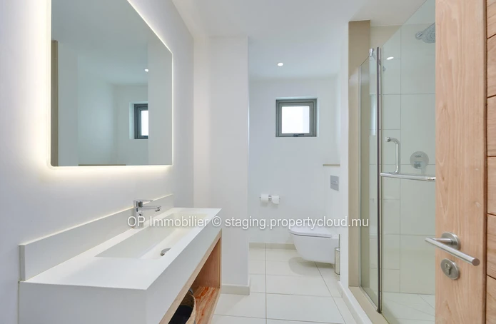 Penthouse for Sale in Péreybère with Private Pool and 2 Bedrooms
