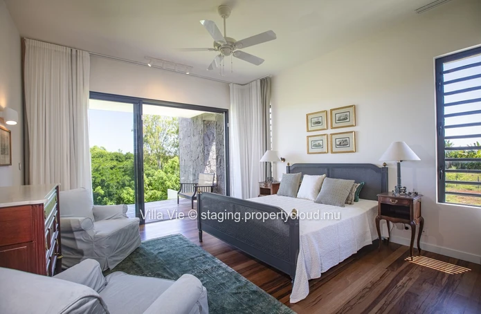 Haute Rive - Luxurious 5 bedroom villa with small river access