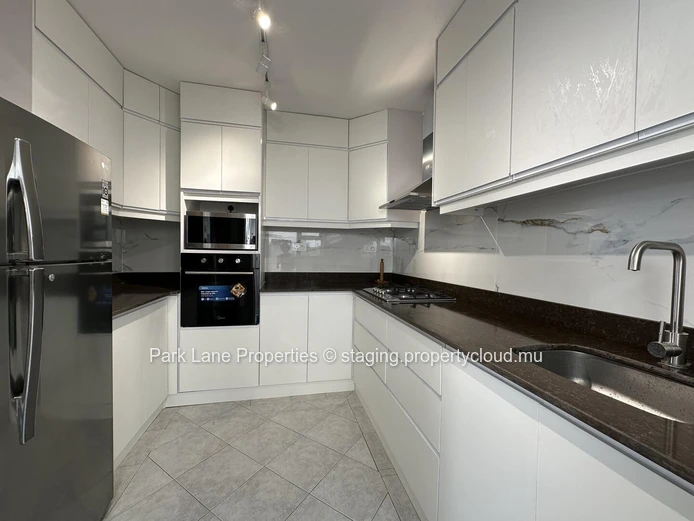 Live in the heart of Grand Bay, close to all commodities!
