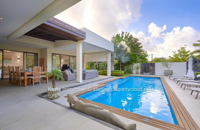 Intimate Contemporary Villa