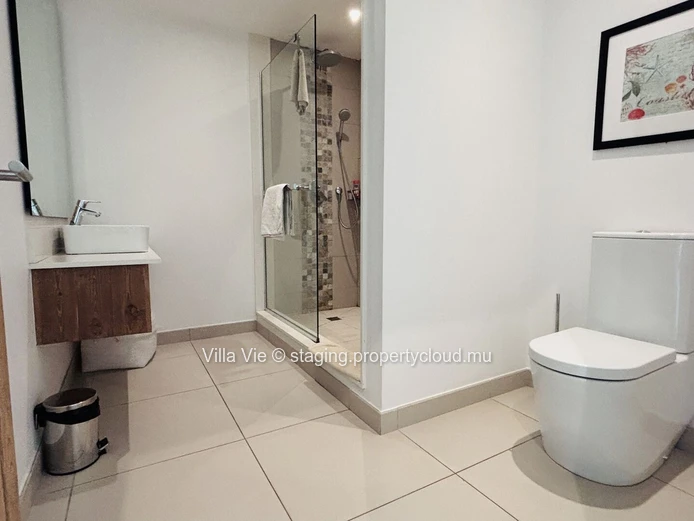 Calodyne - 3-bedroom duplex with a pool by the sea (Sole Mandate)