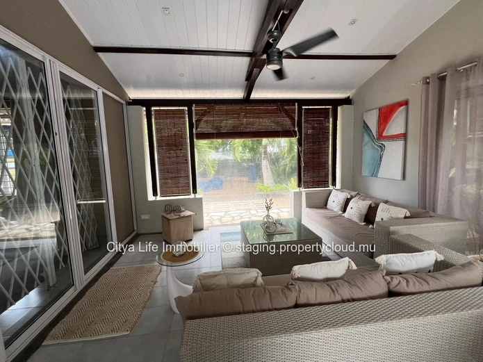 À Vendre : Superbe Maison de 4 Chambres à Tamarin – Rs