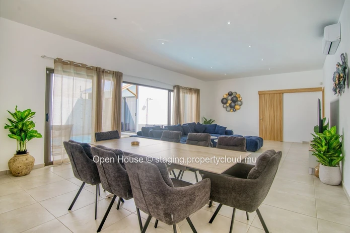 FOR SALE - Local market - fully furnished house - Grand Baie, 160m², land 380m², 5 bedrooms, private pool, parking, g...