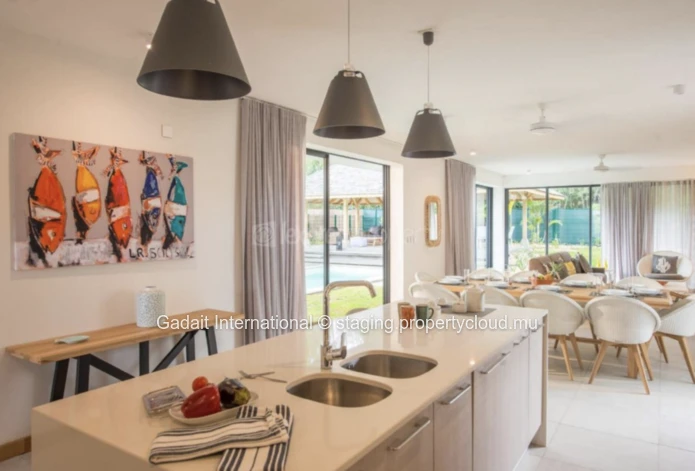 Villa Tropicale Élégante à Marguery – 3 Chambres avec Piscine Privée & Vue Montagne