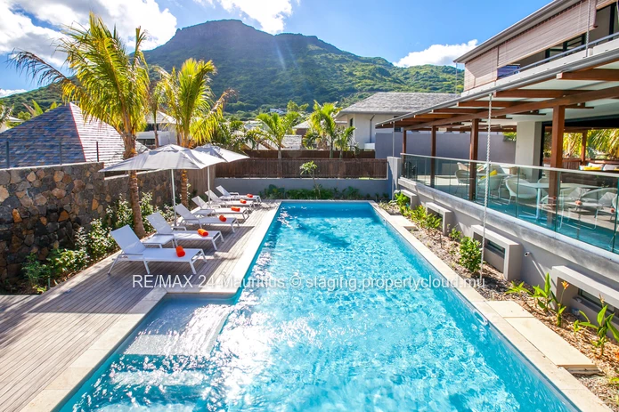 Stunning 4-Bedroom Villa For An Extraordinary Tropical Getaway
