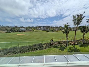 5 Bedroom Villa