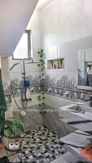 Spacious 4-bedroom house in L'Avenir on a 337 m² lot