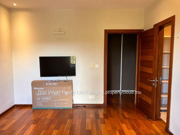 Luxury Apartment for Rent in Highly Residential Area of Floreal