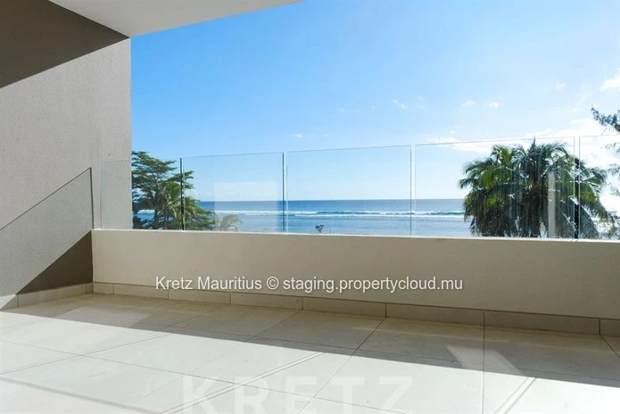 Beachfront Duplex with Panoramic Lagoon Views
