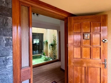 5 Bedroom Villa