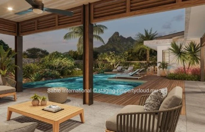Villa PDS à vendre à Tamarin, 267m² habitables, 375m² de terrain, 4 chambres, bureau, piscine privée.