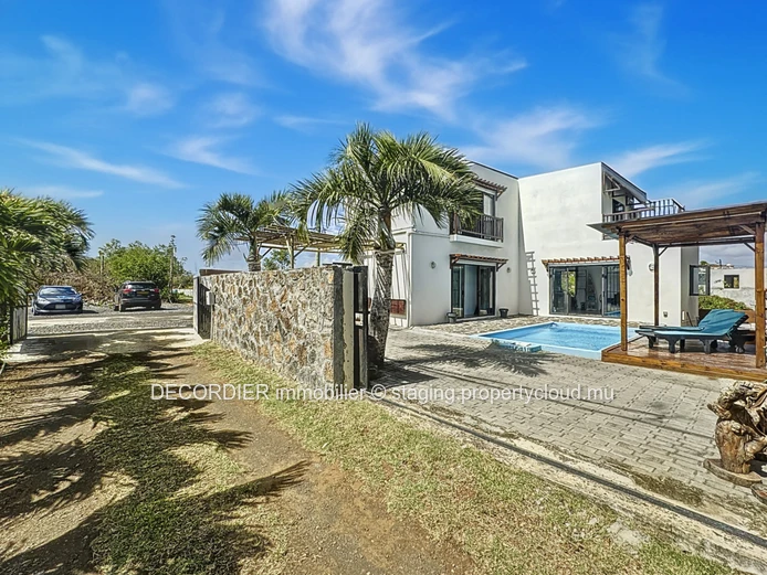 Pretty 3-bedroom house with swimming pool (Sole Mandate)