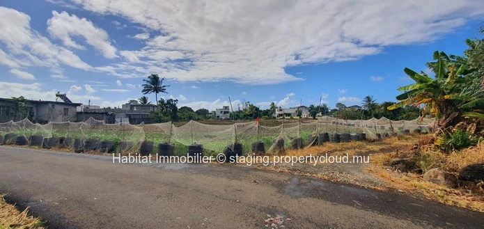 FOR SALE -  Beautiful plot of land of 1 acre 06 with access on 2 roads located in Bramsthan