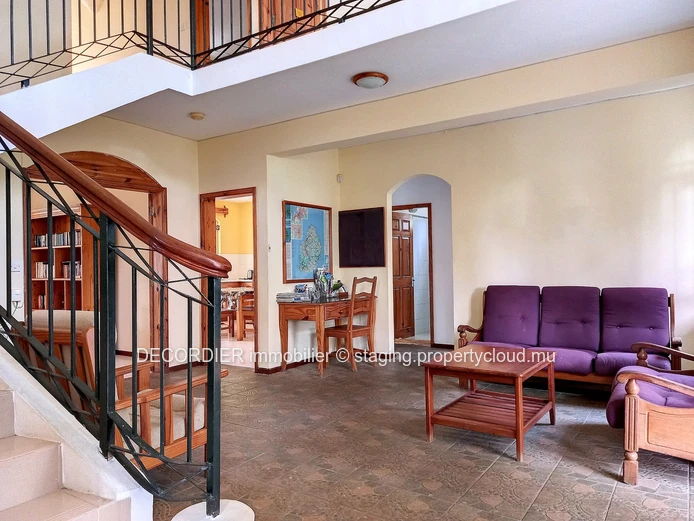 Grande maison meublée avec piscine et dépendance