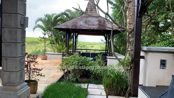 Fully renovated three bedroom Villa 